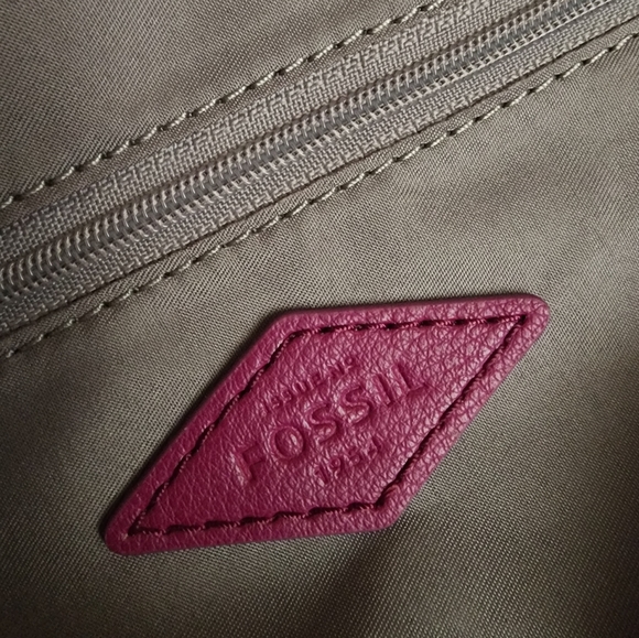 Fossil Magenta Textured Tote Bag - Picture 6 of 14